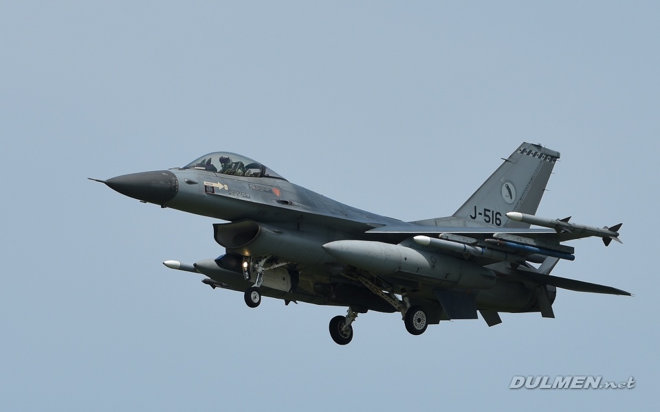 F-16AM J-516 322sqn